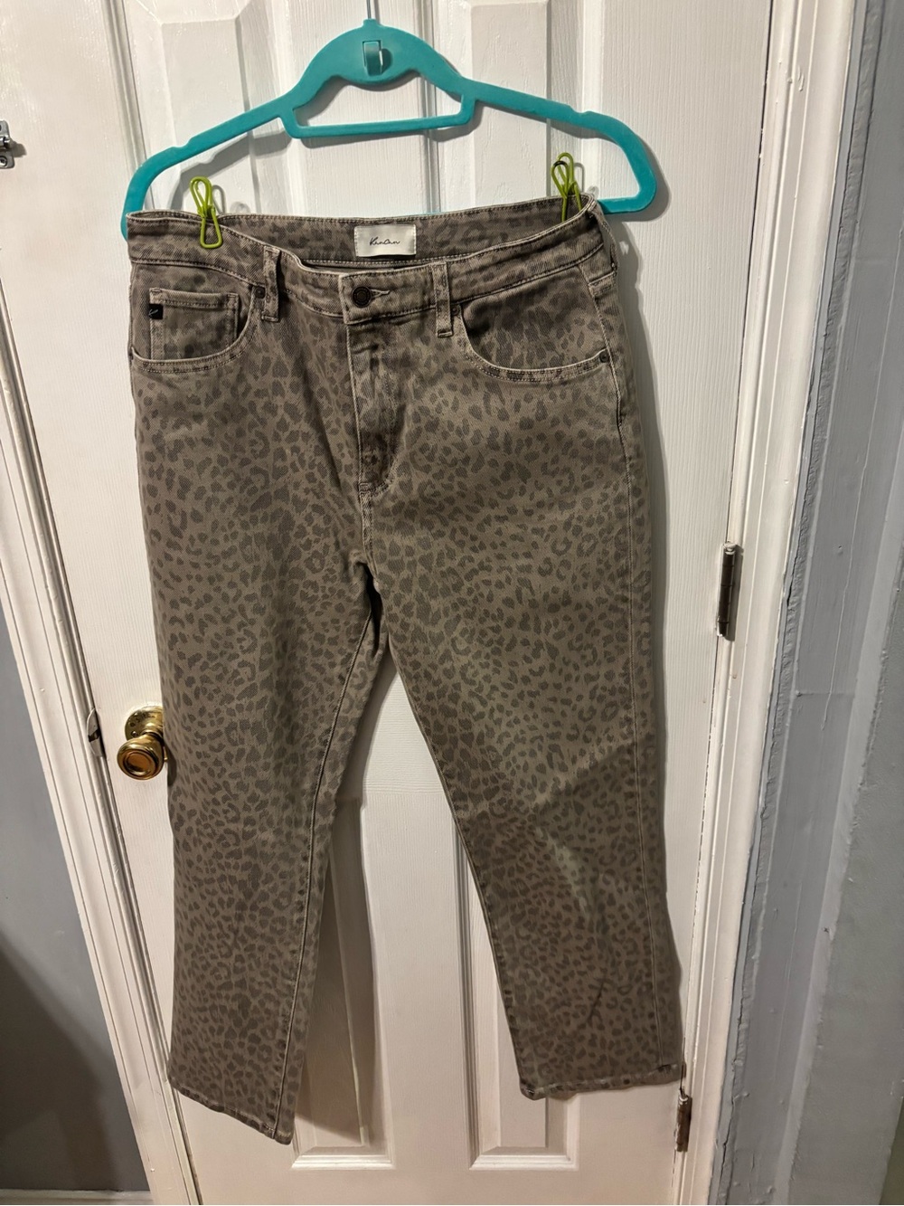 Leopard KanCan Jeans  Women's Jeans - Beige & grey  NWOT